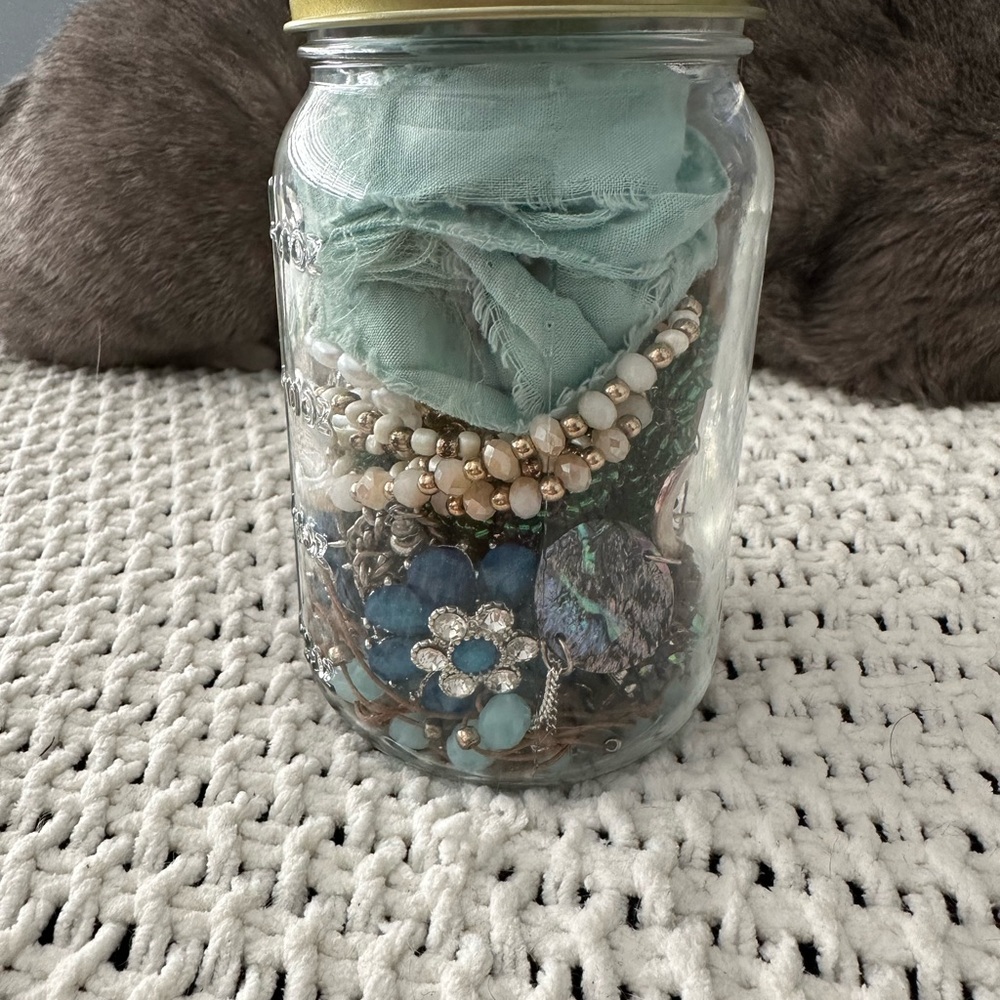 Assorted Women’s Jewelry Set with Light Teal Scarf